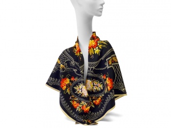 Платок «Тагильский поднос», черный