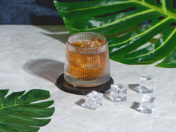 Вращающийся бокал для виски на сланцевом костере "Ventura"