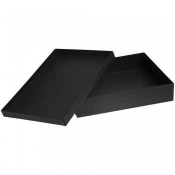 Картонная коробка First Class, с надписью снаружи